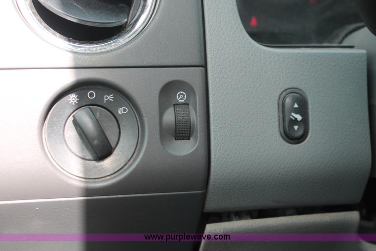 image for item E3290 2007 Ford F150 XLT SuperCab pickup truck