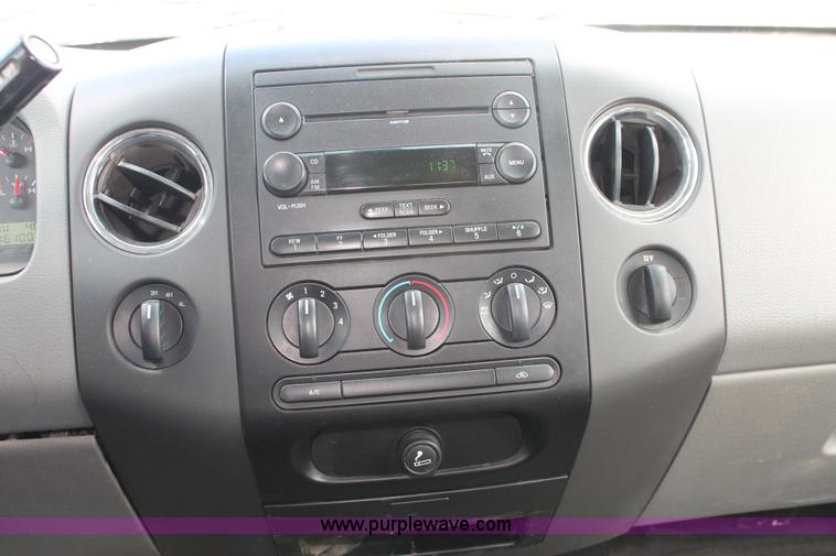 image for item E3290 2007 Ford F150 XLT SuperCab pickup truck