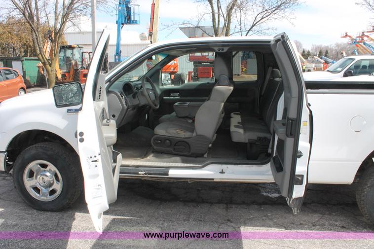 image for item E3290 2007 Ford F150 XLT SuperCab pickup truck
