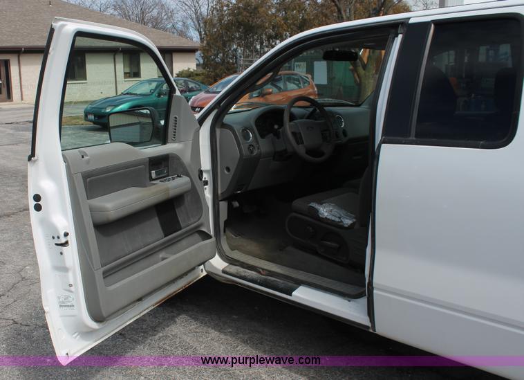 image for item E3291 2006 Ford F150 XLT SuperCab pickup truck
