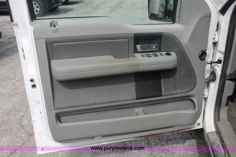 image for item E3291 2006 Ford F150 XLT SuperCab pickup truck