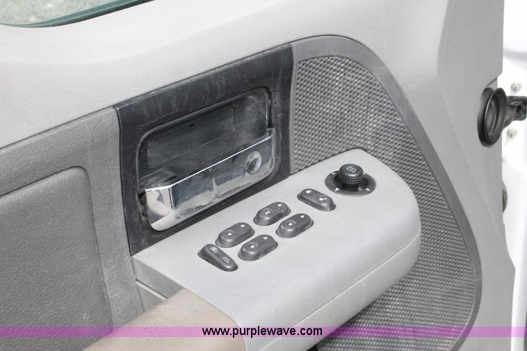 image for item E3291 2006 Ford F150 XLT SuperCab pickup truck