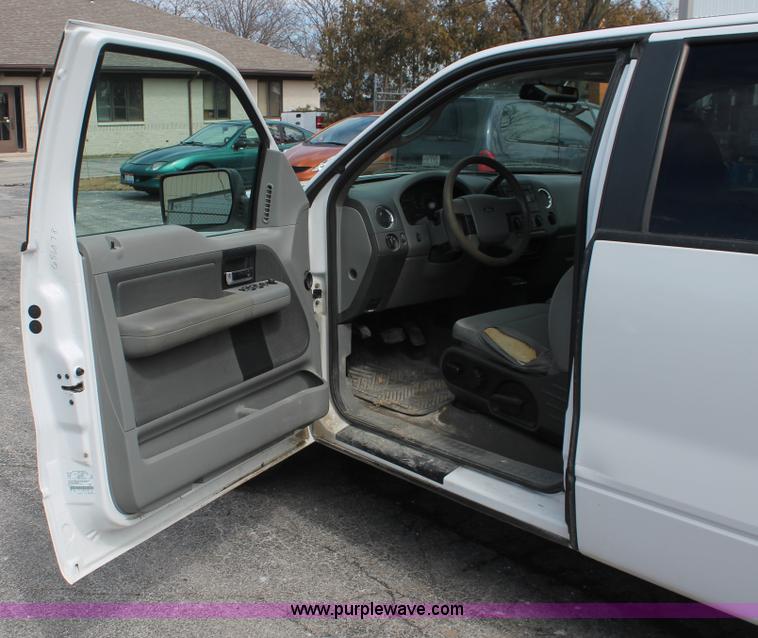 image for item E3292 2007 Ford F150 XLT SuperCab pickup truck