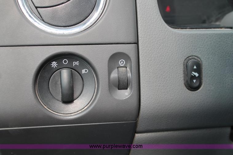 image for item E3292 2007 Ford F150 XLT SuperCab pickup truck