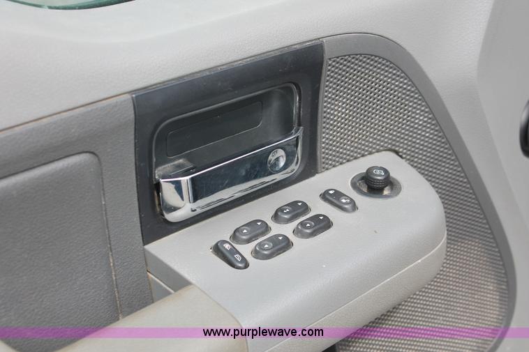 image for item E3293 2007 Ford F150 XLT SuperCab pickup truck