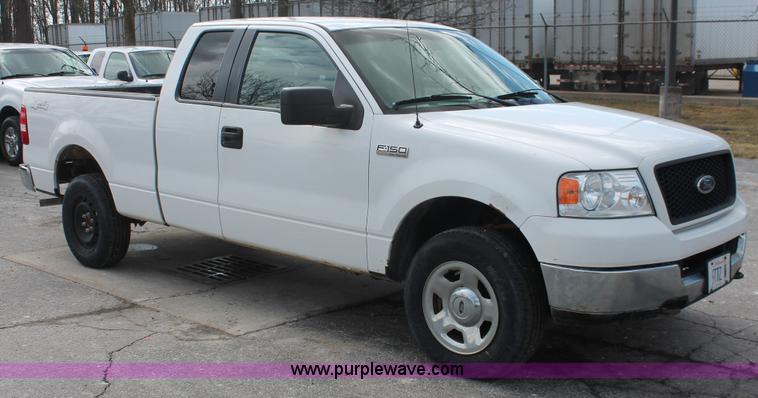 image for item E3294 2005 Ford F150 XLT SuperCab pickup truck