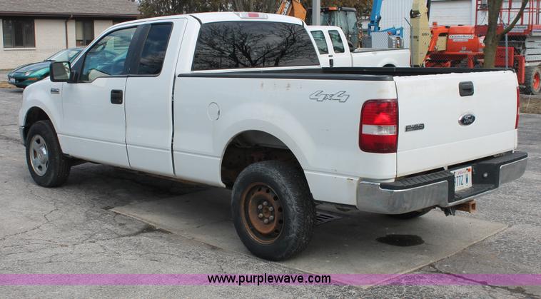 image for item E3294 2005 Ford F150 XLT SuperCab pickup truck