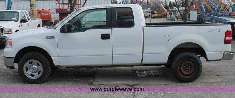 image for item E3294 2005 Ford F150 XLT SuperCab pickup truck