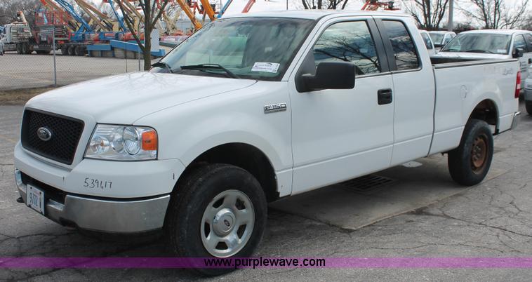 image for item E3294 2005 Ford F150 XLT SuperCab pickup truck