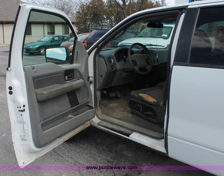 image for item E3294 2005 Ford F150 XLT SuperCab pickup truck