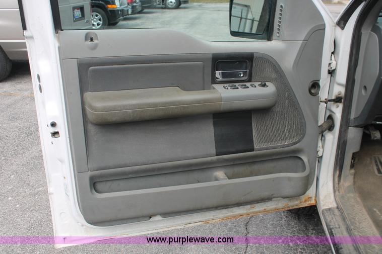 image for item E3294 2005 Ford F150 XLT SuperCab pickup truck