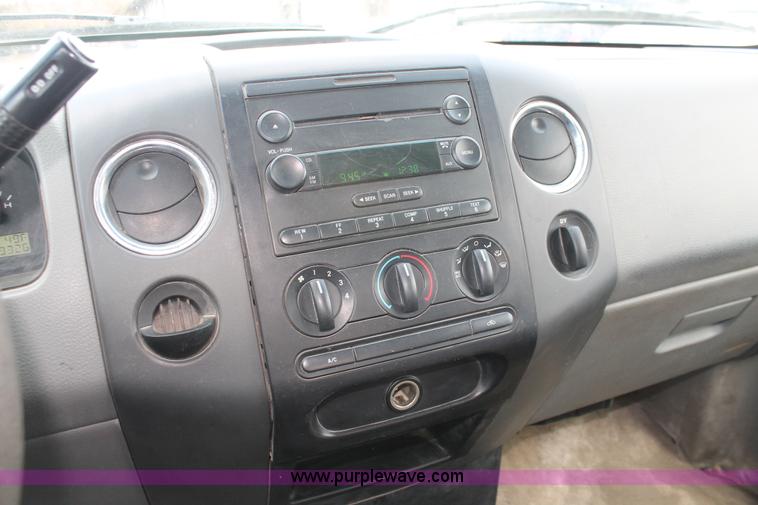 image for item E3294 2005 Ford F150 XLT SuperCab pickup truck