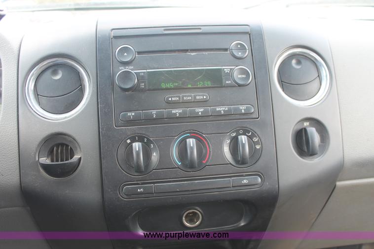 image for item E3294 2005 Ford F150 XLT SuperCab pickup truck