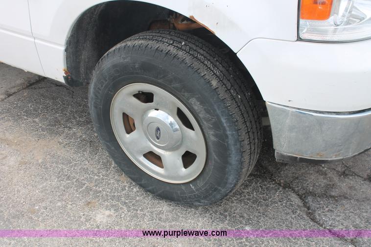 image for item E3294 2005 Ford F150 XLT SuperCab pickup truck