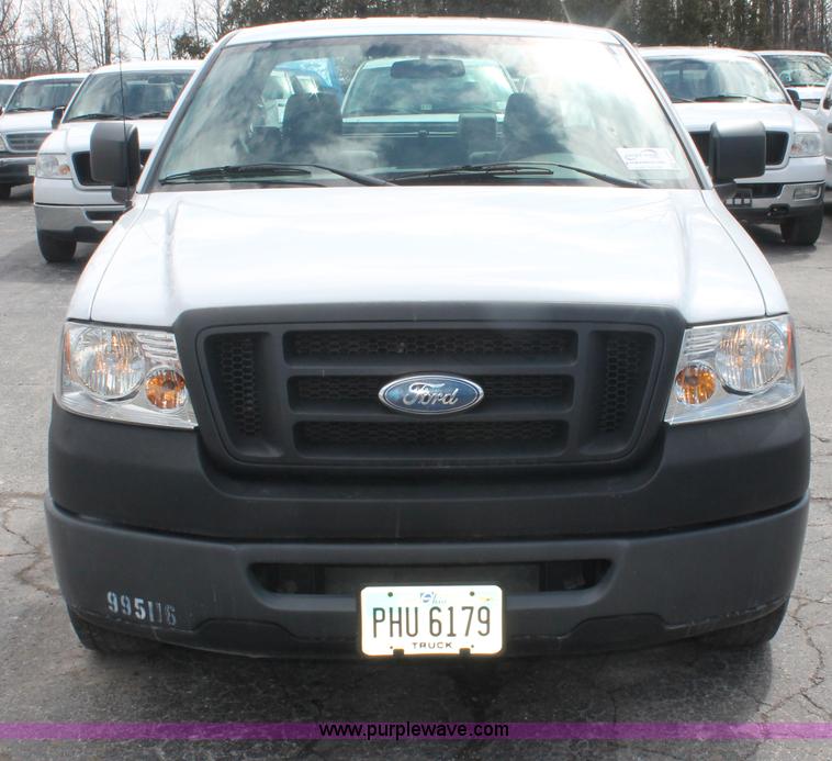 image for item E3295 2006 Ford F150 XL pickup truck