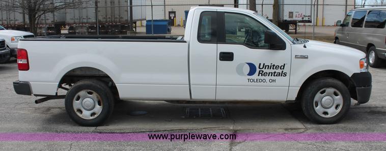 image for item E3295 2006 Ford F150 XL pickup truck