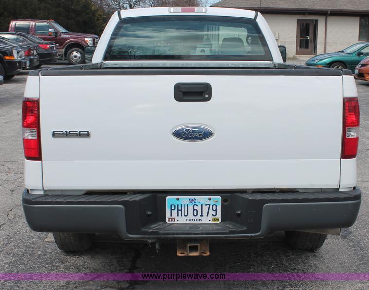 image for item E3295 2006 Ford F150 XL pickup truck