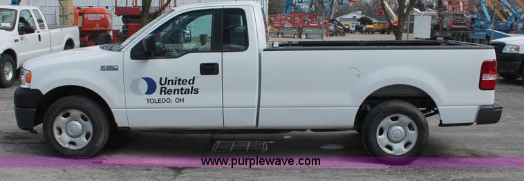 image for item E3295 2006 Ford F150 XL pickup truck