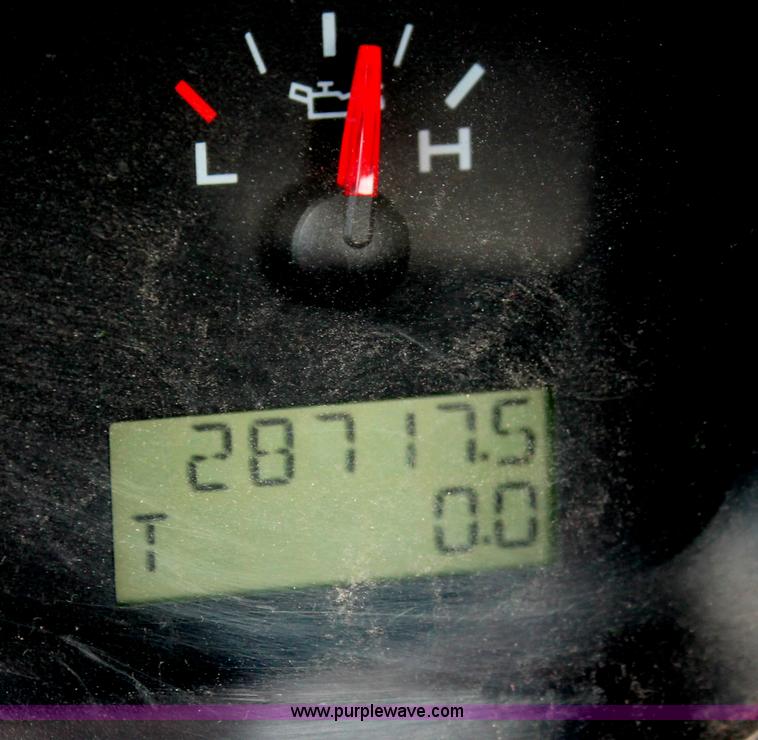 image for item E3295 2006 Ford F150 XL pickup truck