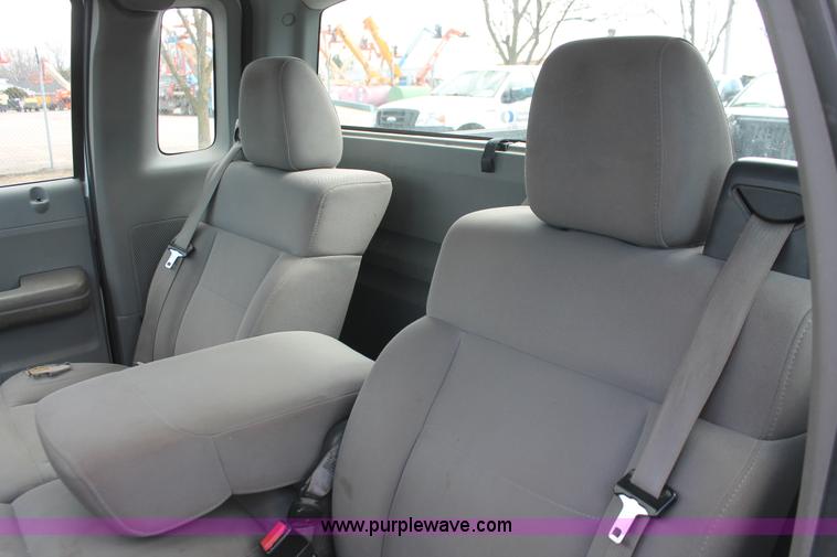 image for item E3295 2006 Ford F150 XL pickup truck