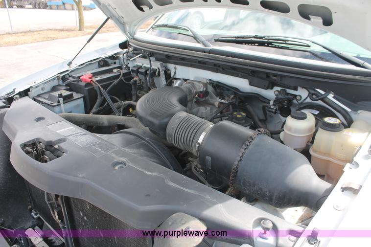 image for item E3295 2006 Ford F150 XL pickup truck