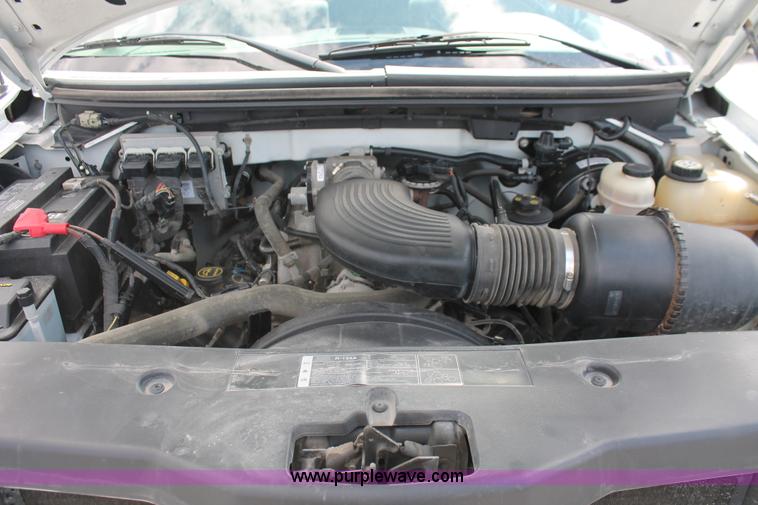 image for item E3295 2006 Ford F150 XL pickup truck