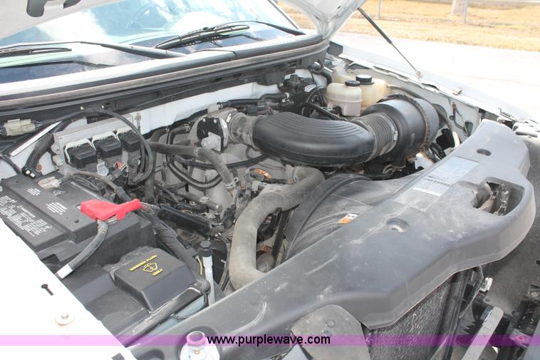 image for item E3295 2006 Ford F150 XL pickup truck