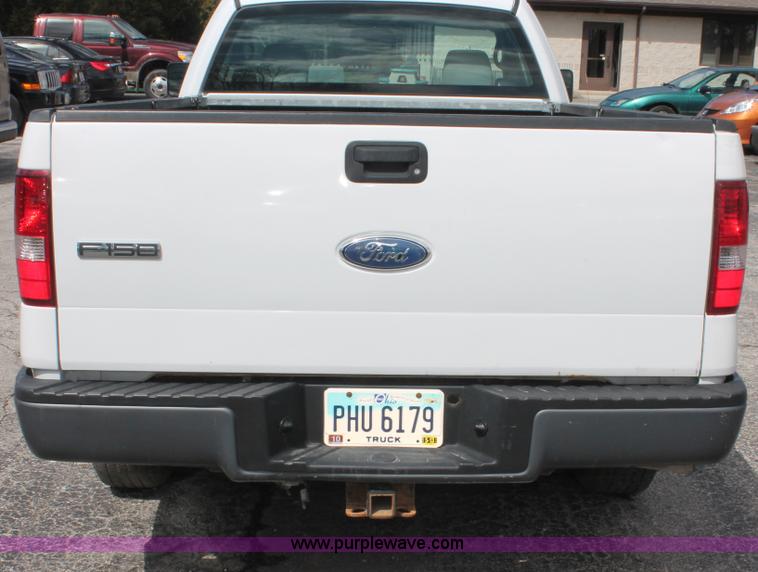 image for item E3295 2006 Ford F150 XL pickup truck