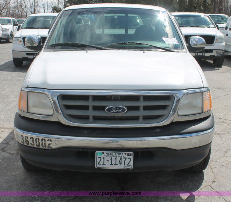 image for item E3296 2000 Ford F150 XLT SuperCab pickup truck