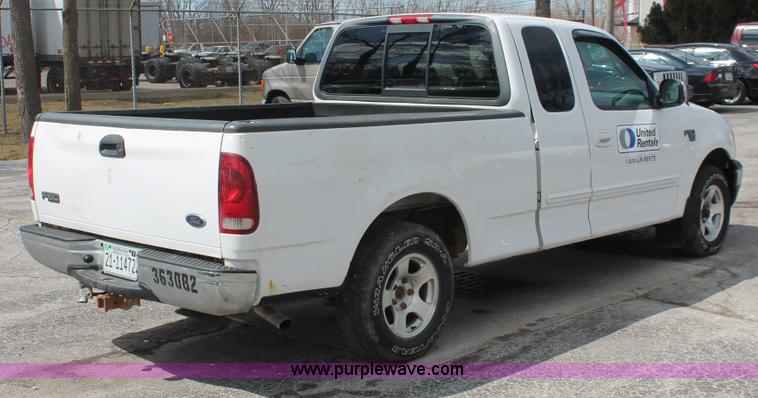 image for item E3296 2000 Ford F150 XLT SuperCab pickup truck