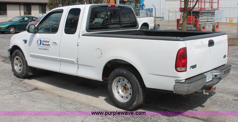 image for item E3296 2000 Ford F150 XLT SuperCab pickup truck
