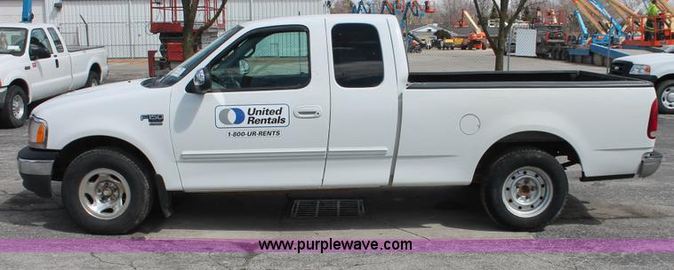 image for item E3296 2000 Ford F150 XLT SuperCab pickup truck