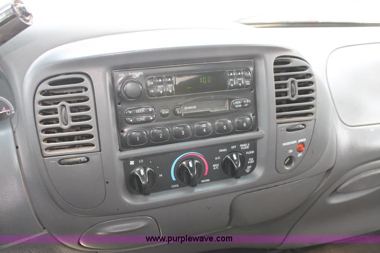 image for item E3296 2000 Ford F150 XLT SuperCab pickup truck