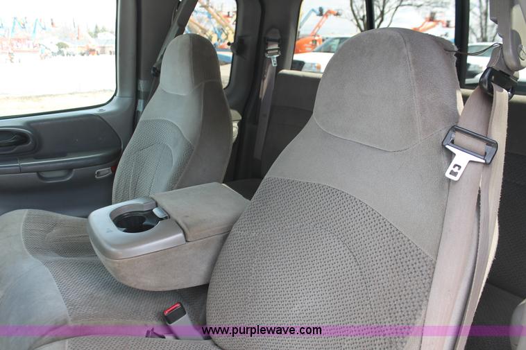 image for item E3296 2000 Ford F150 XLT SuperCab pickup truck