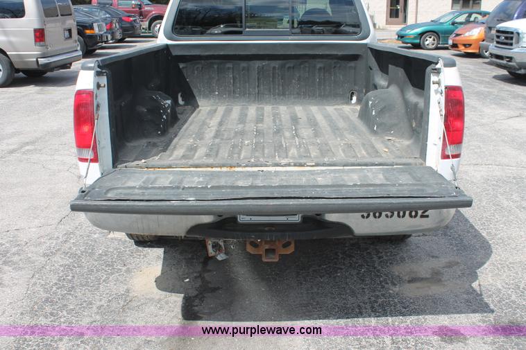 image for item E3296 2000 Ford F150 XLT SuperCab pickup truck