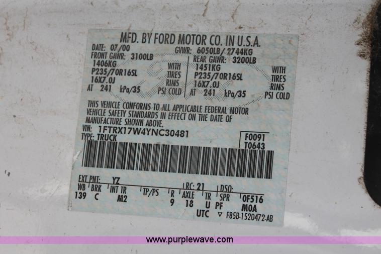 image for item E3296 2000 Ford F150 XLT SuperCab pickup truck