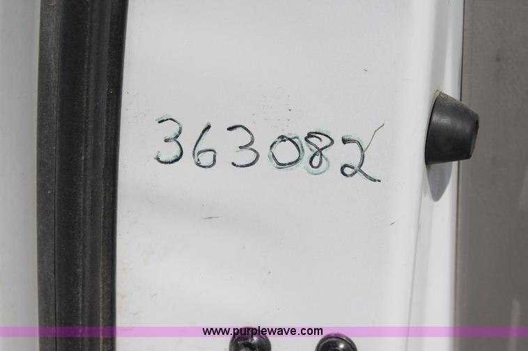 image for item E3296 2000 Ford F150 XLT SuperCab pickup truck