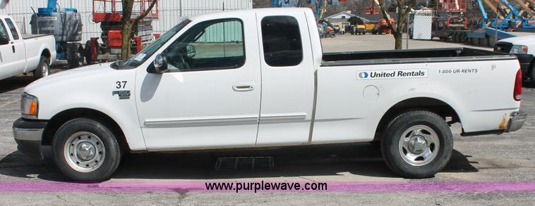 image for item E3297 2002 Ford F150 XLT SuperCab pickup truck