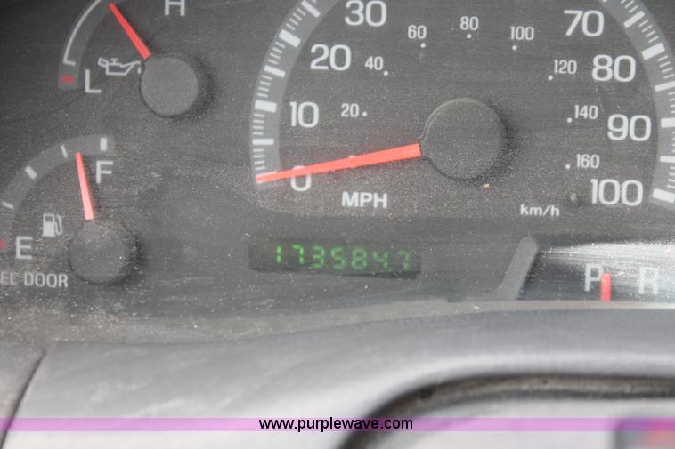 image for item E3297 2002 Ford F150 XLT SuperCab pickup truck