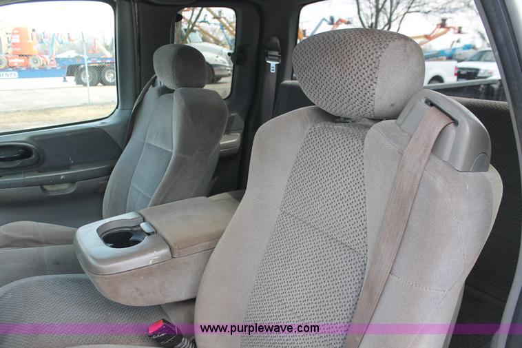 image for item E3297 2002 Ford F150 XLT SuperCab pickup truck