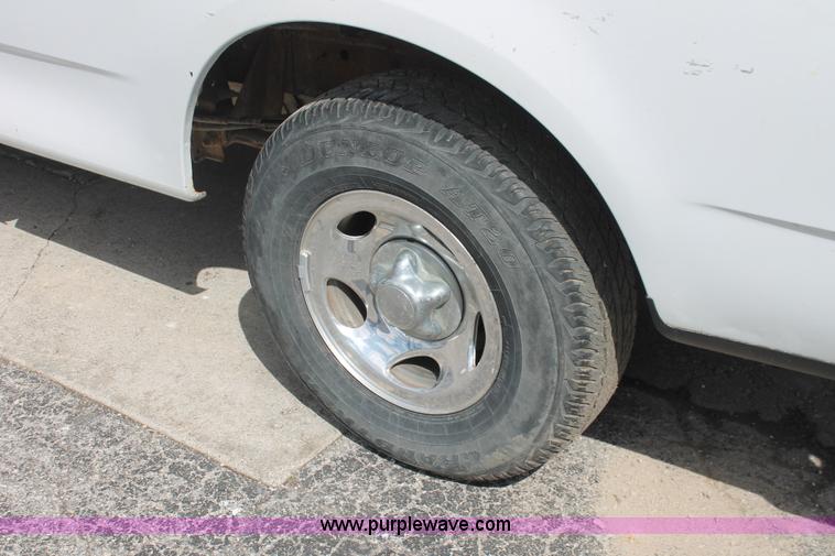 image for item E3297 2002 Ford F150 XLT SuperCab pickup truck