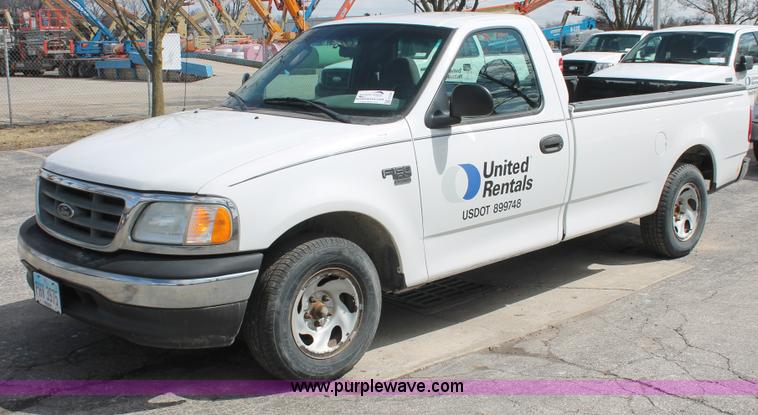 image for item E3298 2003 Ford F150 XL pickup truck
