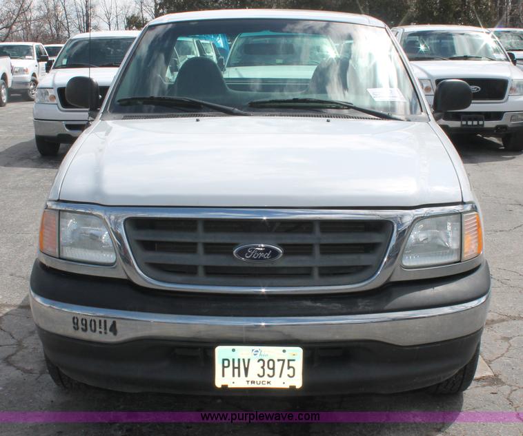 image for item E3298 2003 Ford F150 XL pickup truck