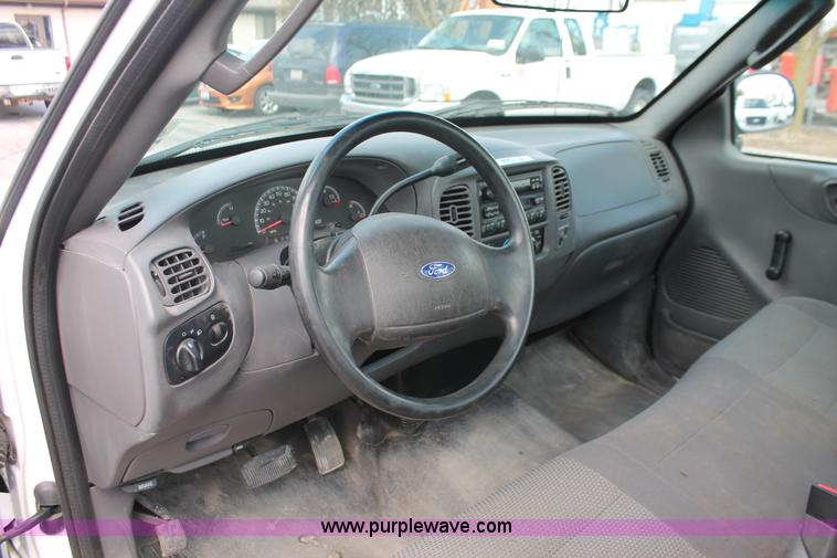 image for item E3298 2003 Ford F150 XL pickup truck