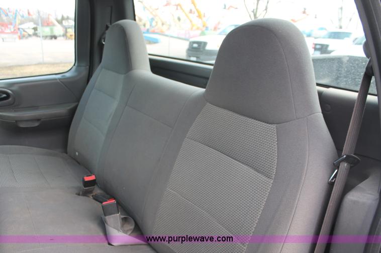 image for item E3298 2003 Ford F150 XL pickup truck