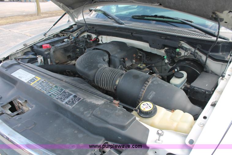 image for item E3298 2003 Ford F150 XL pickup truck