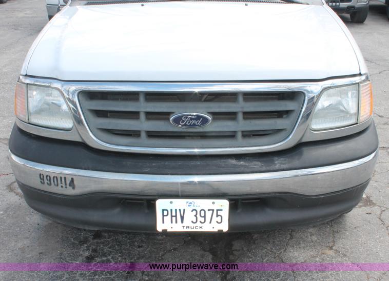 image for item E3298 2003 Ford F150 XL pickup truck