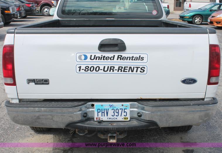 image for item E3298 2003 Ford F150 XL pickup truck