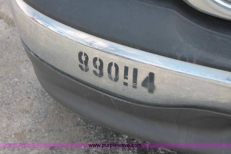 image for item E3298 2003 Ford F150 XL pickup truck