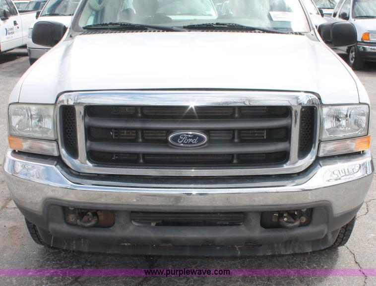 image for item E3299 2004 Ford F250 XLT SuperCab pickup truck